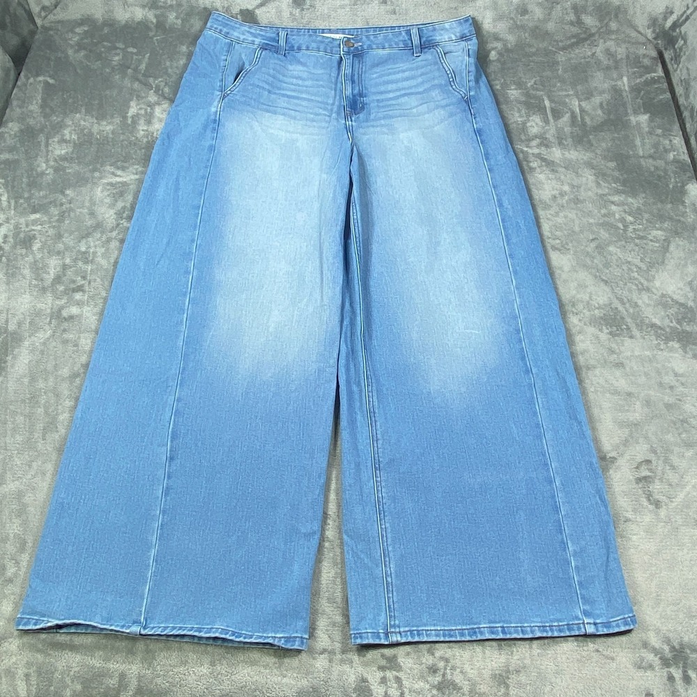 Celebrity Pink Denim Jeans Wide Leg Pleated Fade Light Wash Womens Size 21 Flare